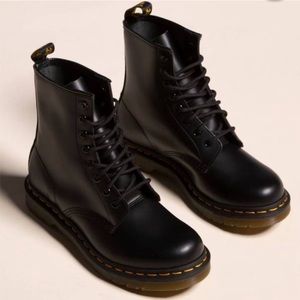 1460 Smooth Leather Dr. Martens